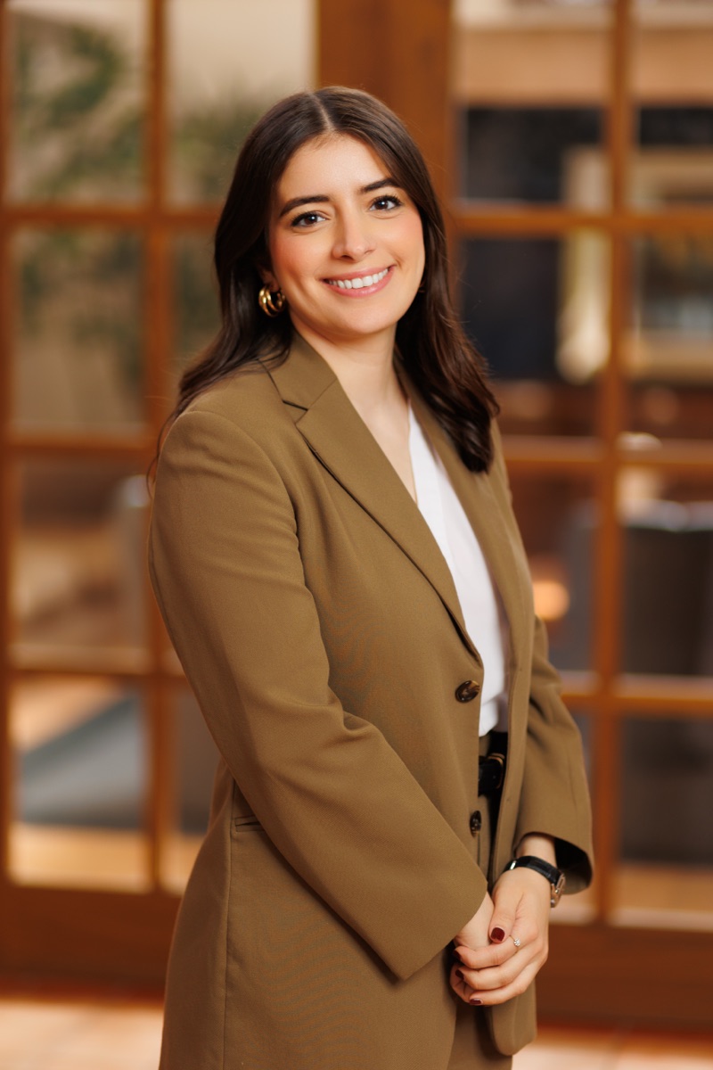 Mariana Lozano Headshot